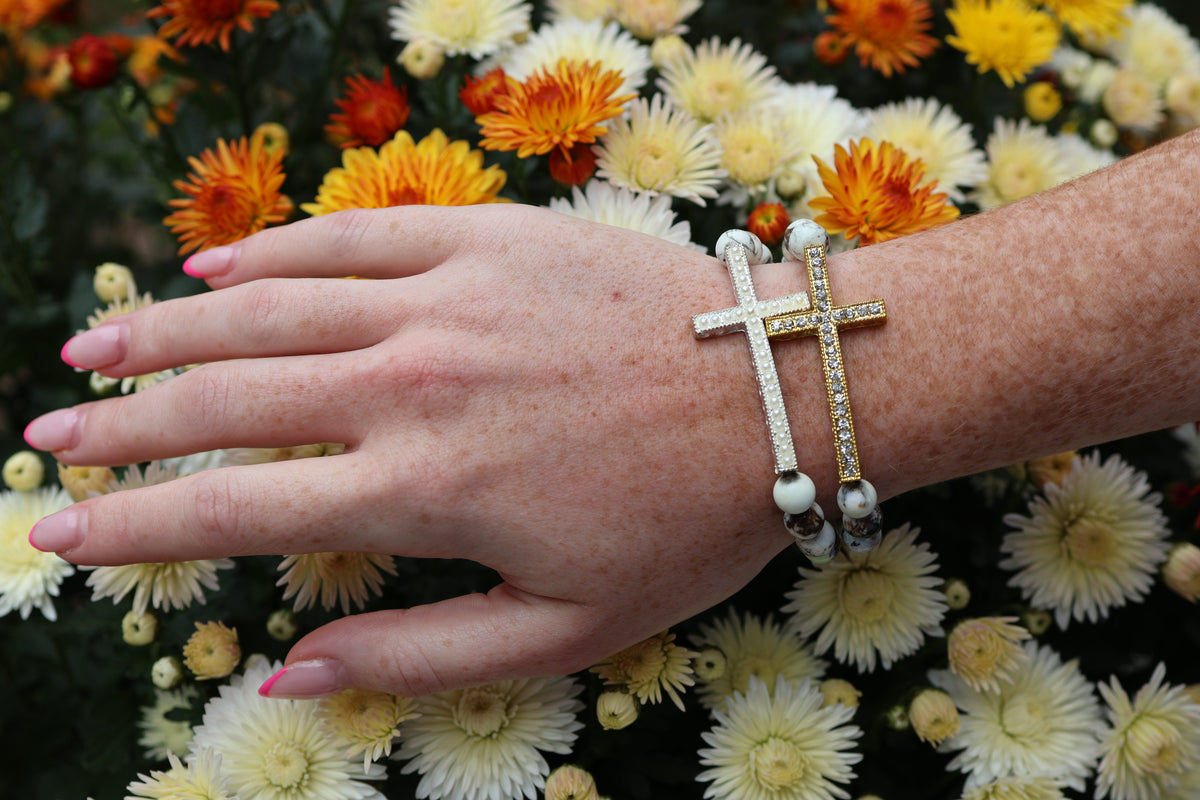 Frosted Moss Cross Bracelet