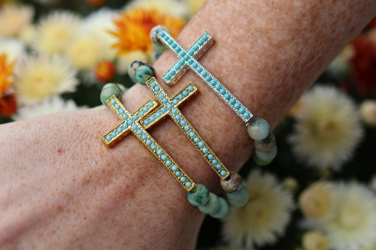Juniper River Cross Bracelet - gold